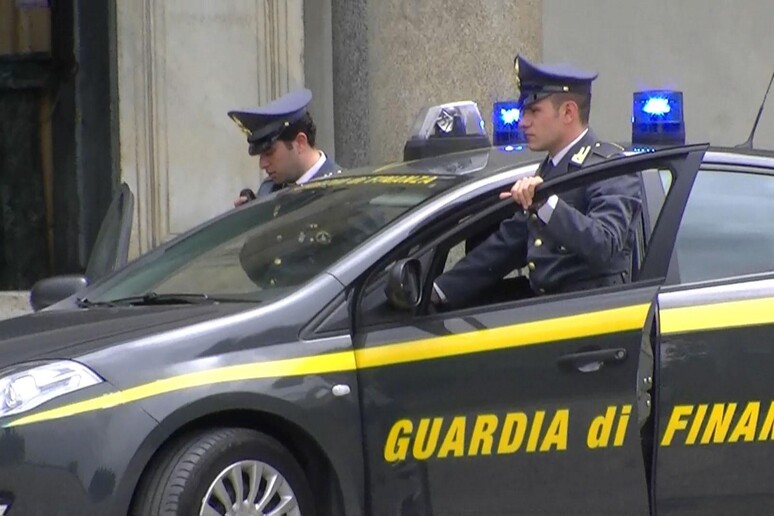 Guardia di Finanza - RIPRODUZIONE RISERVATA