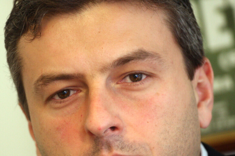 - RIPRODUZIONE RISERVATA