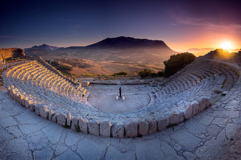 Il teatro di Segesta - RIPRODUZIONE RISERVATA