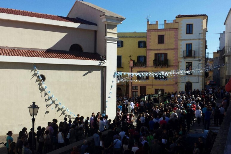 Duplice omicidio in Ogliastra, i funerali ad Arzana - RIPRODUZIONE RISERVATA