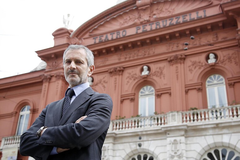- RIPRODUZIONE RISERVATA