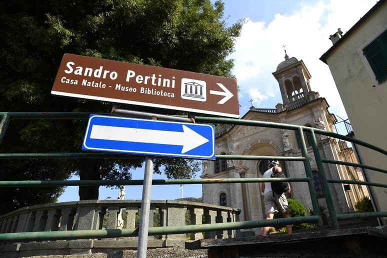 -     RIPRODUZIONE RISERVATA
