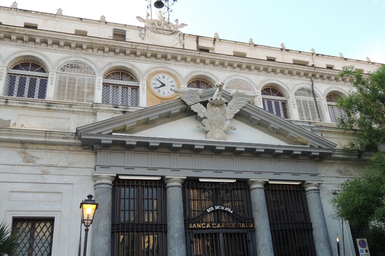 - RIPRODUZIONE RISERVATA