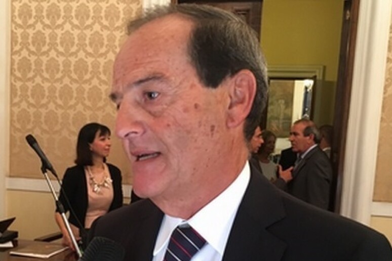 - RIPRODUZIONE RISERVATA