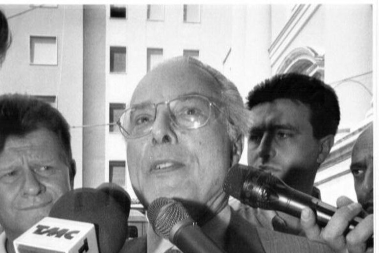 - RIPRODUZIONE RISERVATA