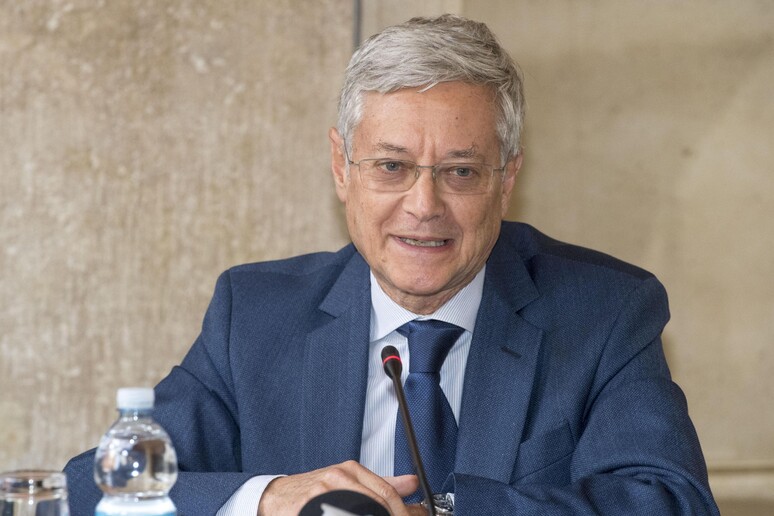 - RIPRODUZIONE RISERVATA