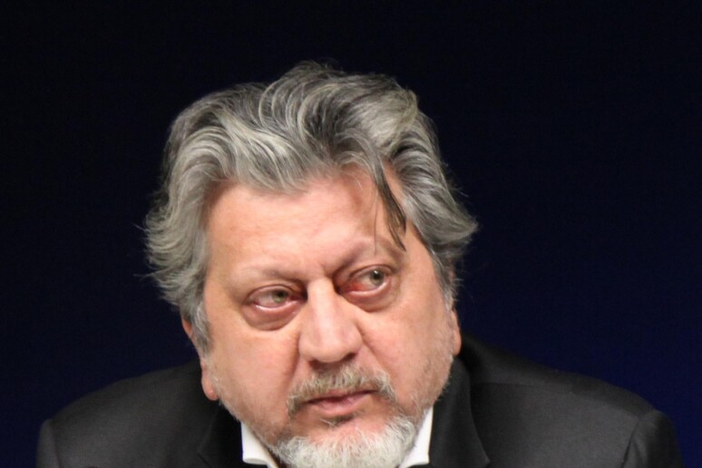 - RIPRODUZIONE RISERVATA