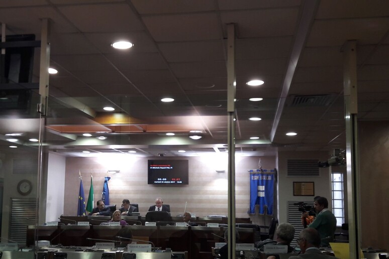 - RIPRODUZIONE RISERVATA