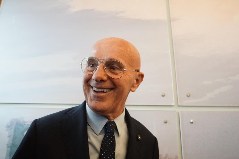 - RIPRODUZIONE RISERVATA