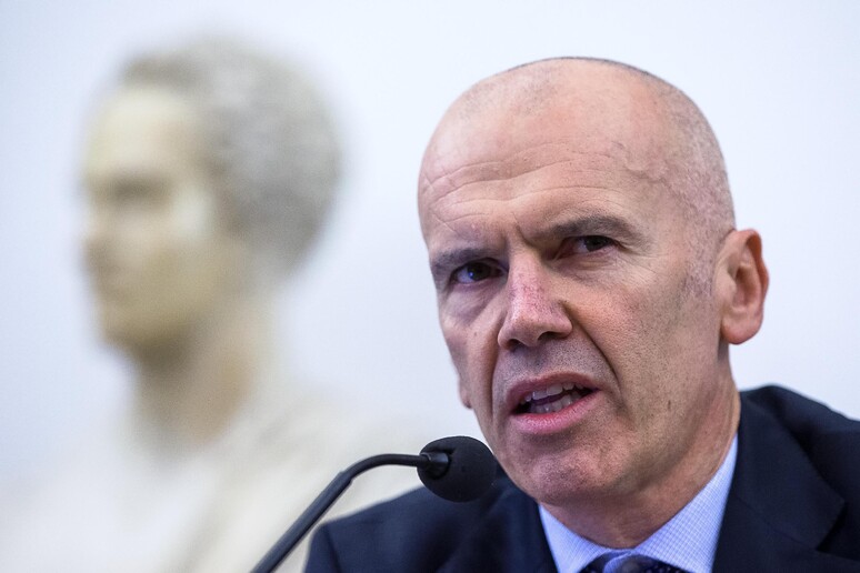 - RIPRODUZIONE RISERVATA