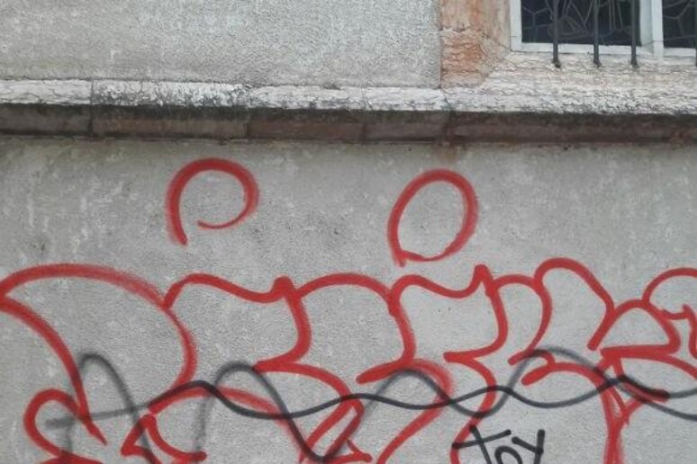 - RIPRODUZIONE RISERVATA