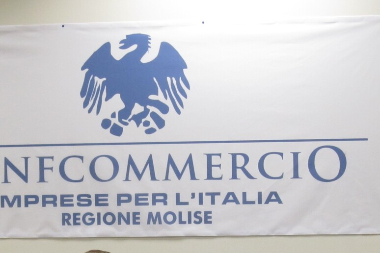 - RIPRODUZIONE RISERVATA