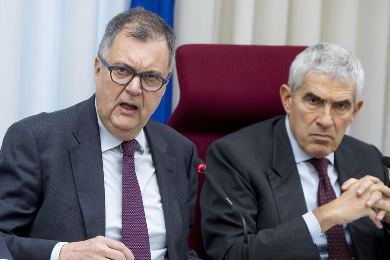 - RIPRODUZIONE RISERVATA