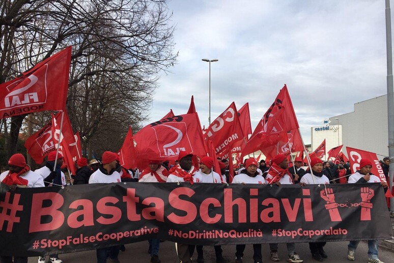 - RIPRODUZIONE RISERVATA