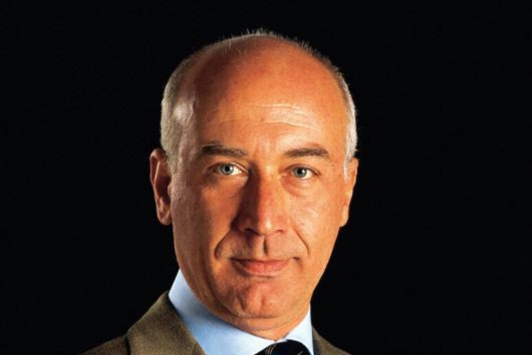 - RIPRODUZIONE RISERVATA