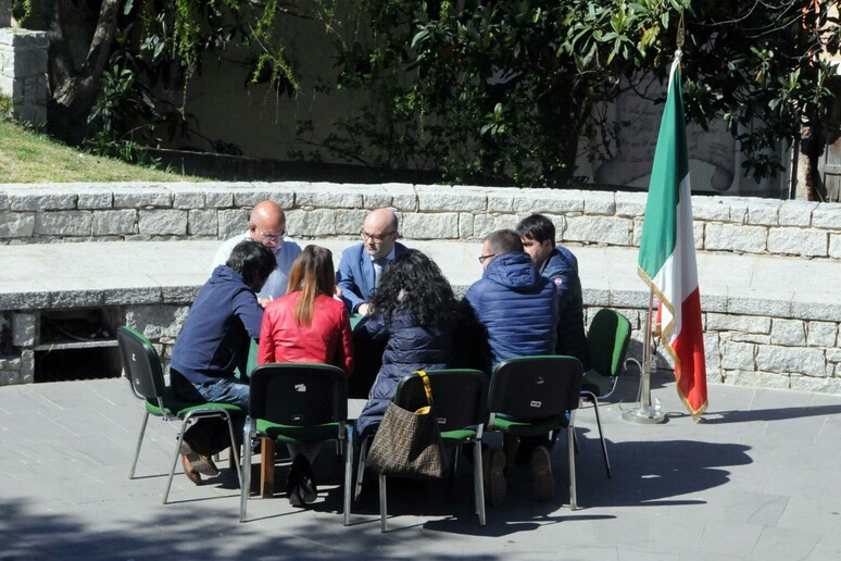 - RIPRODUZIONE RISERVATA