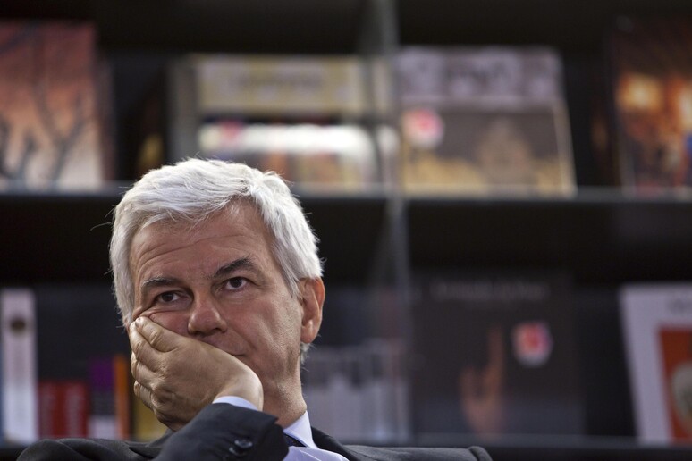 - RIPRODUZIONE RISERVATA