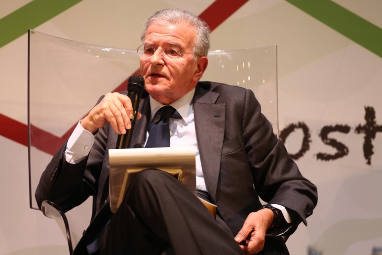 - RIPRODUZIONE RISERVATA