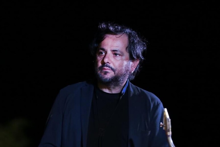 - RIPRODUZIONE RISERVATA