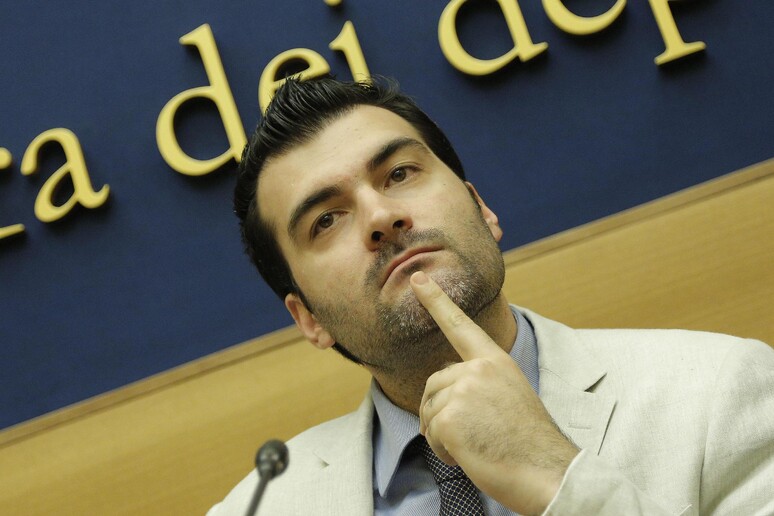 - RIPRODUZIONE RISERVATA