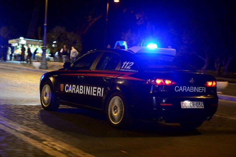 pattuglia di carabinieri - RIPRODUZIONE RISERVATA