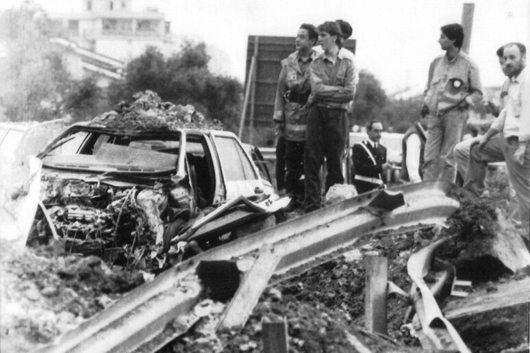 Il luogo della strage del 23 maggio 1992, sull 'autostrada A29, nei pressi dello svincolo di Capaci - RIPRODUZIONE RISERVATA