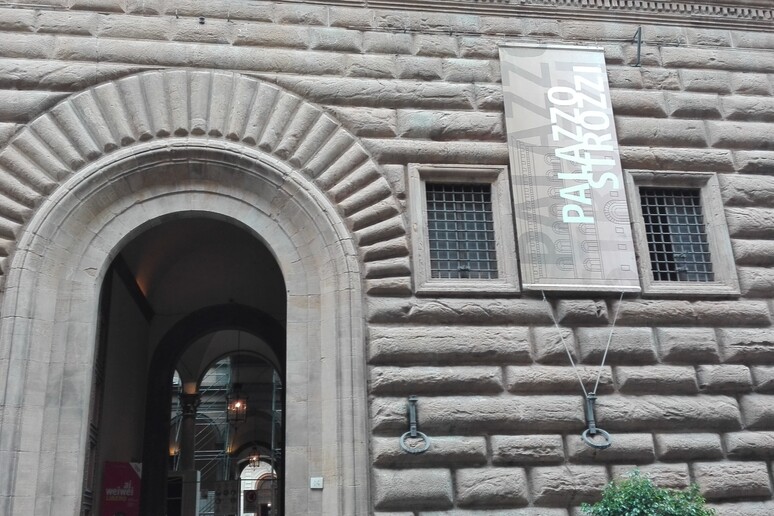 - RIPRODUZIONE RISERVATA