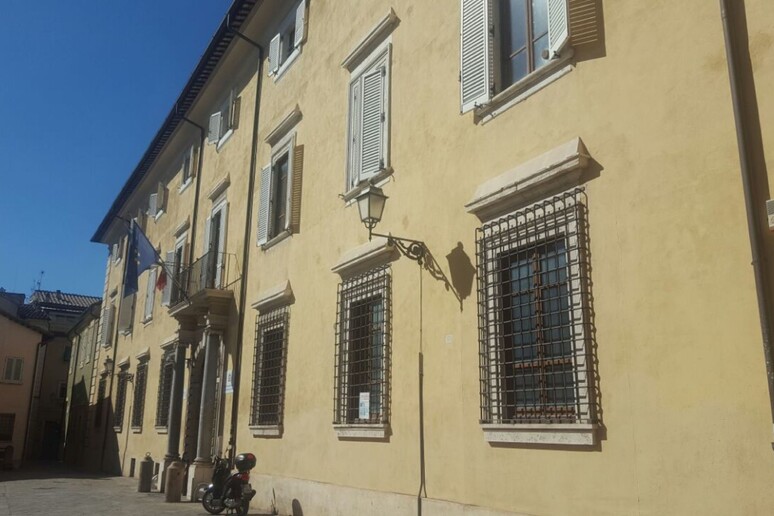 - RIPRODUZIONE RISERVATA