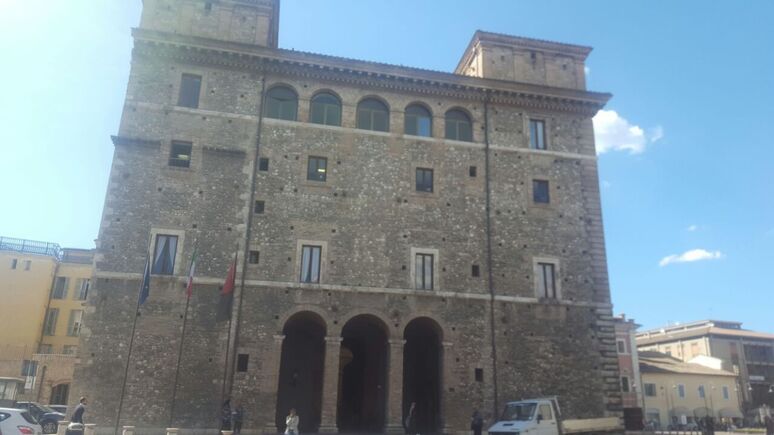 - RIPRODUZIONE RISERVATA