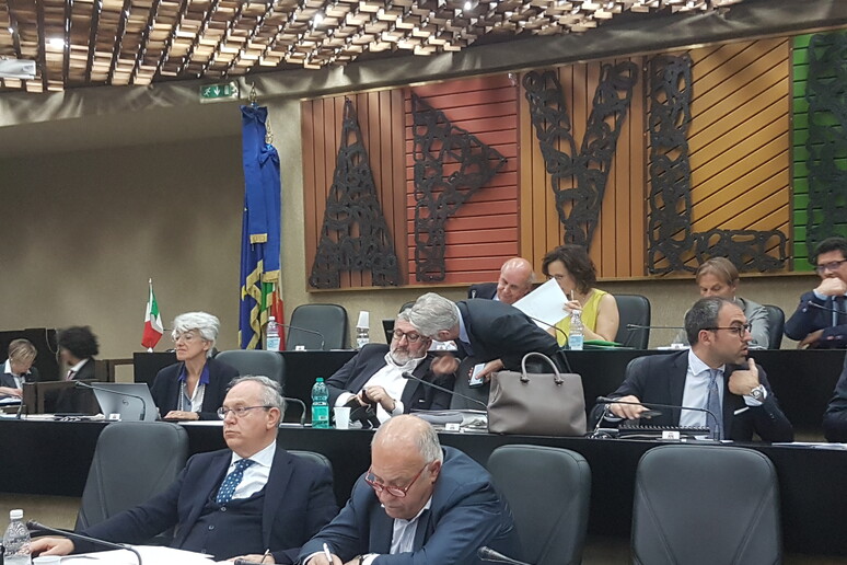- RIPRODUZIONE RISERVATA