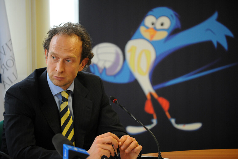 - RIPRODUZIONE RISERVATA