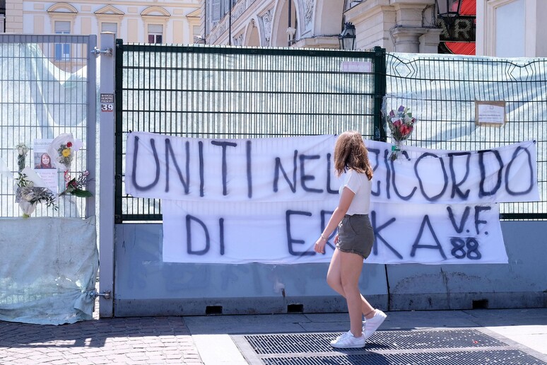 - RIPRODUZIONE RISERVATA