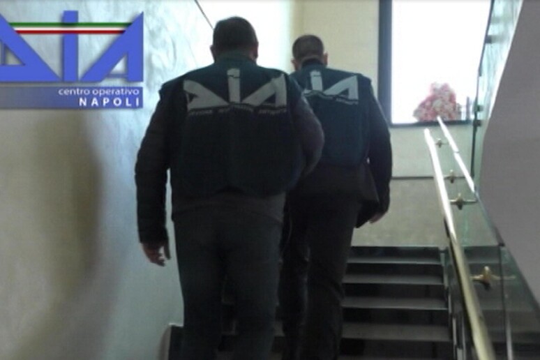 - RIPRODUZIONE RISERVATA