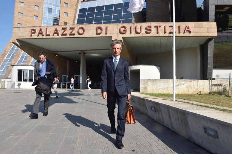 - RIPRODUZIONE RISERVATA
