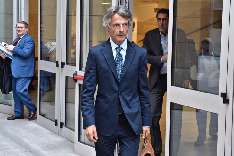 - RIPRODUZIONE RISERVATA