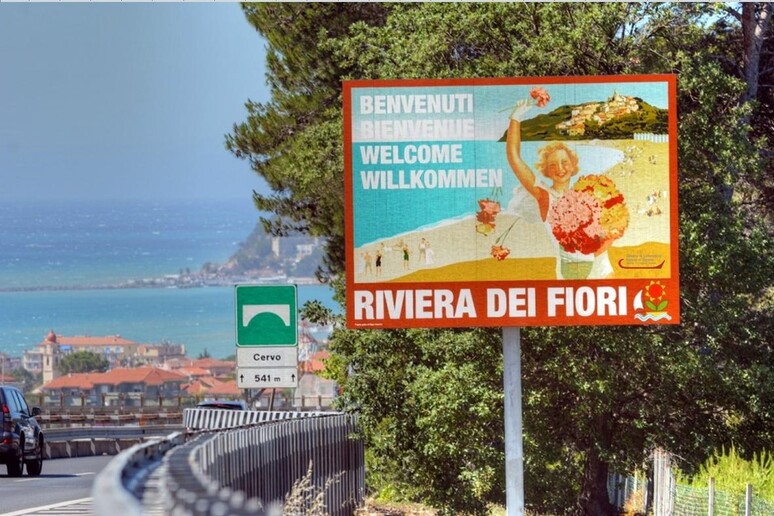 - RIPRODUZIONE RISERVATA