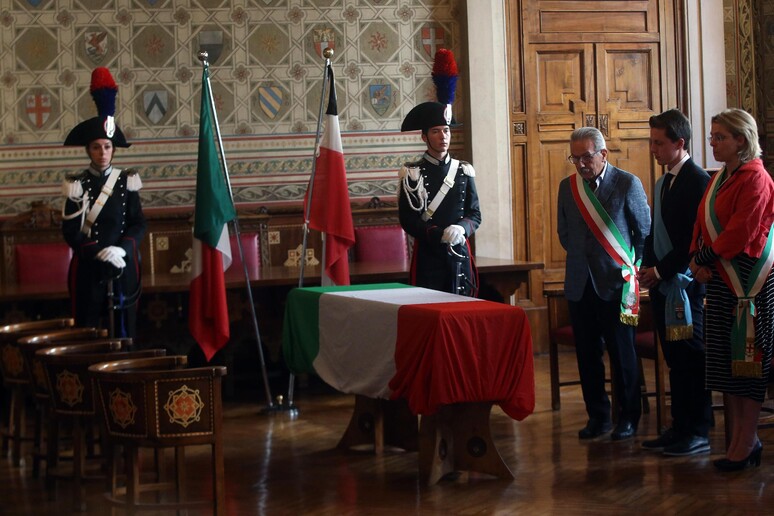 - RIPRODUZIONE RISERVATA
