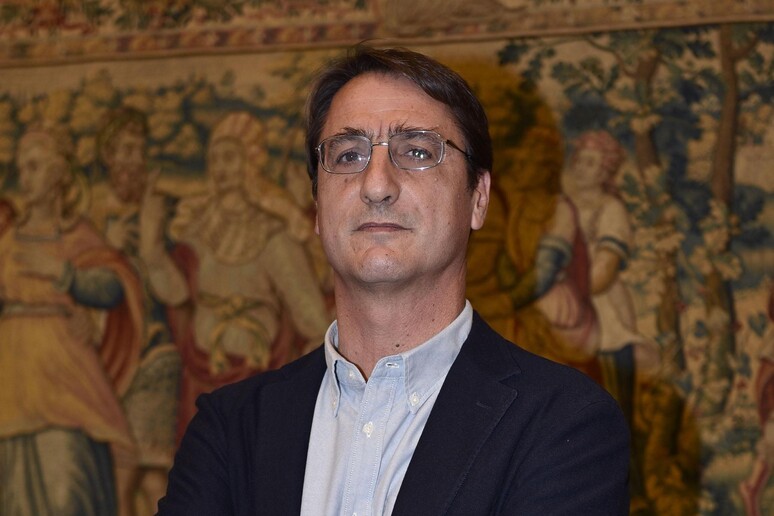 - RIPRODUZIONE RISERVATA