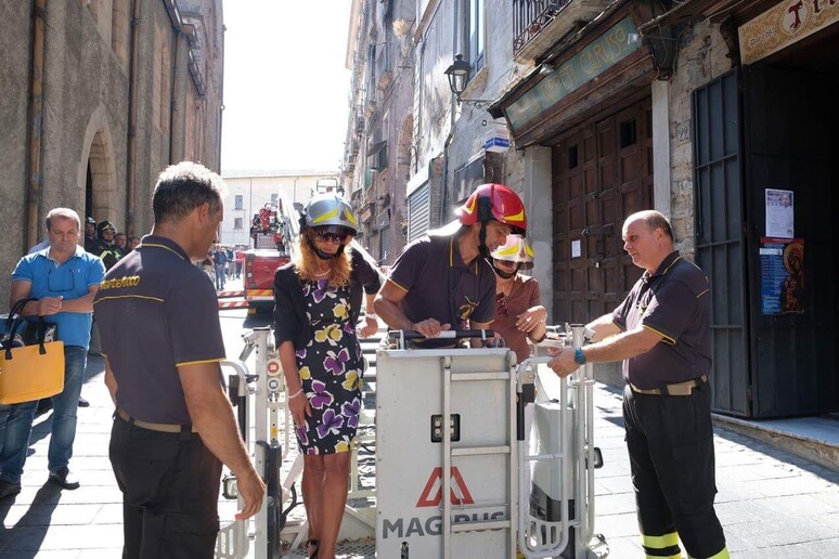 - RIPRODUZIONE RISERVATA