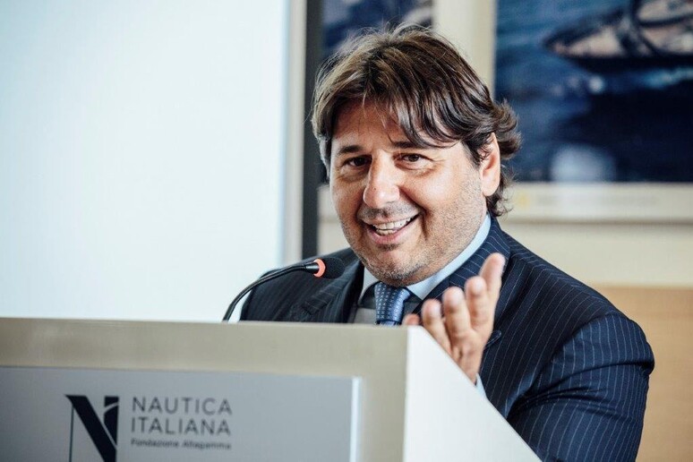 - RIPRODUZIONE RISERVATA
