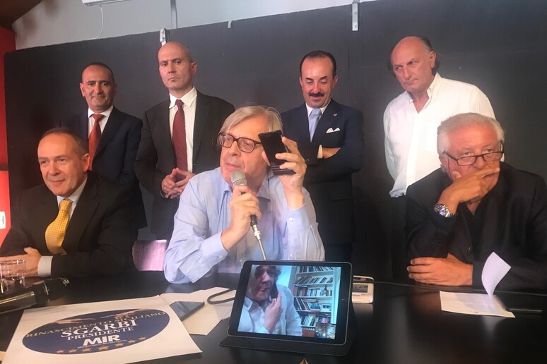 - RIPRODUZIONE RISERVATA