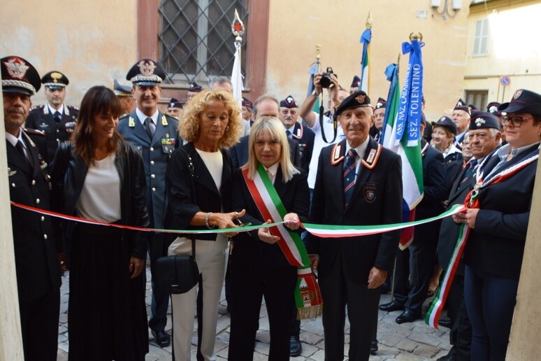 - RIPRODUZIONE RISERVATA