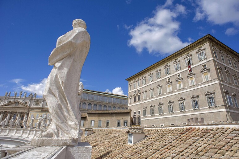 - RIPRODUZIONE RISERVATA