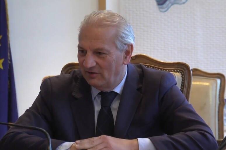 - RIPRODUZIONE RISERVATA