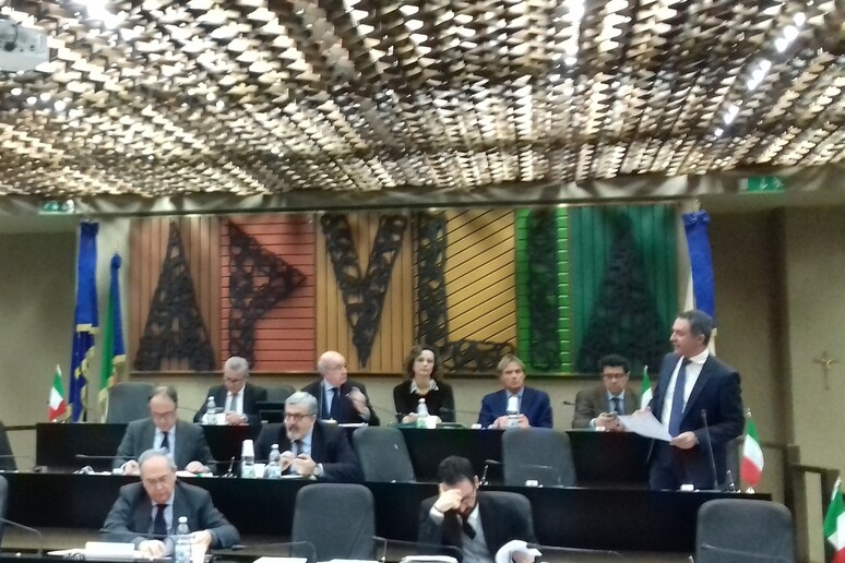 - RIPRODUZIONE RISERVATA
