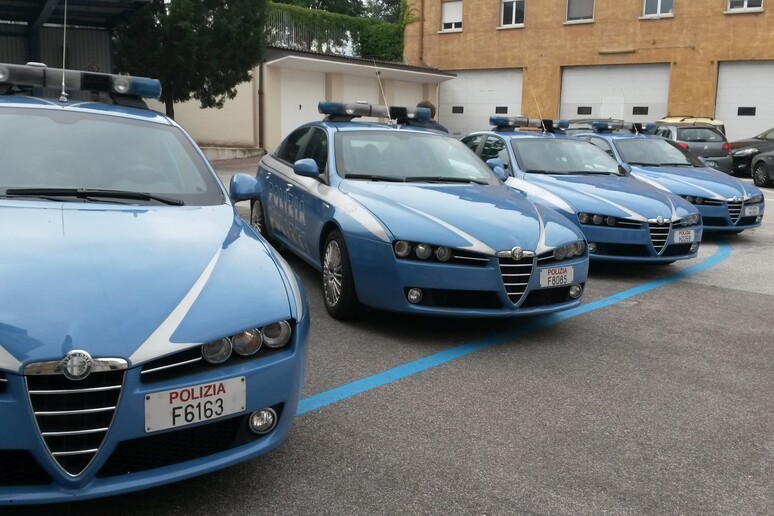 - RIPRODUZIONE RISERVATA