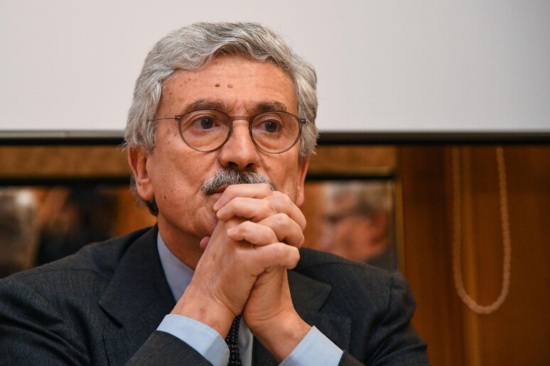 - RIPRODUZIONE RISERVATA