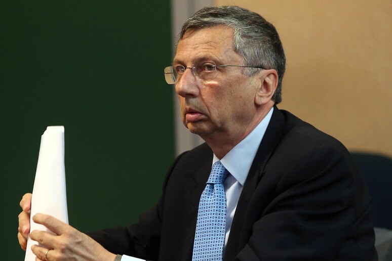 - RIPRODUZIONE RISERVATA