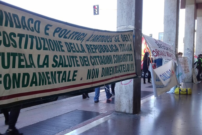 - RIPRODUZIONE RISERVATA