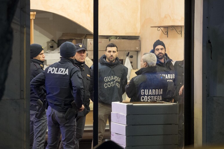 - RIPRODUZIONE RISERVATA